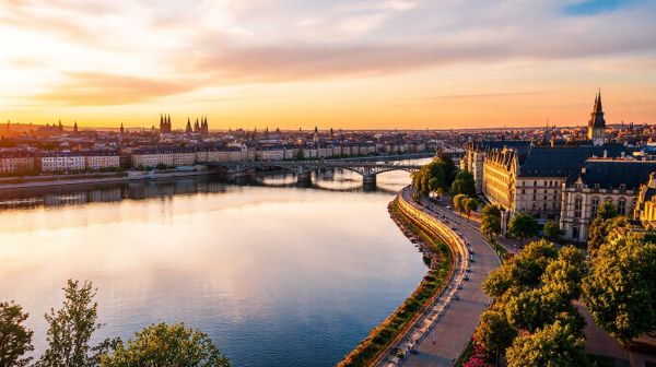 Top 10 expériences incontournables à savourer à Bordeaux